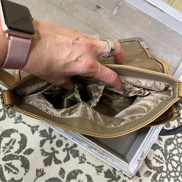 Isaac Mizrahi Leather Shoulder Bag Tan Caramel Brown Fall Purse Y2K Minimalist - Picture 7 of 16